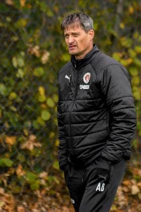 Coach Alexander Blessin Pauli Germany , Hamburg , Training ground at Kollaustrasse , Football , 1 Bundesliga , Training of FC St Pauli
