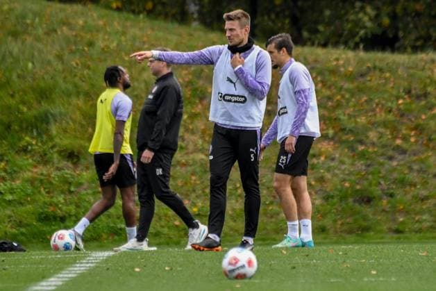Hauke Wahl Pauli Germany , Hamburg , Training ground at Kollaustrasse , Football , 1 Bundesliga , Training of FC St Pauli