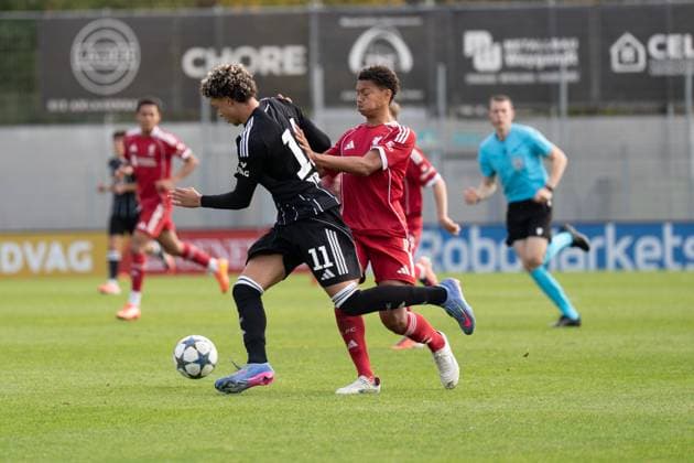 22 10 2025, xhfmx, Football UEFA Youth League, Eintracht Frankfurt FC Liverpool v l Alessandro Gaul Souza Eintracht Frankfurt U19 DFL DFB REGULATIONS PROHIBIT ANY USE OF PHOTOGRAPHS as IMAGE SEQUENCES and or QUASI VIDEO Dreieich