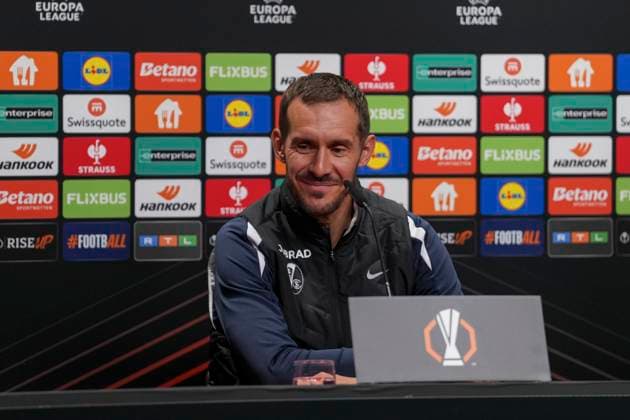 Julian Schuster SC Freiburg, Coach , SC Freiburg press conference ahead of the third Europa League match in the league phase, Press conference, Germany, Football, UEFA Europa League, Matchday 3, 2025 2026, SC Freiburg vs FC Utrecht, 22 10 2025, SC Freiburg press conference ahead of the third Europa League match in the league phase, Press conference, Europa Park Stadion, Freiburg, Germany Freiburg Europa Park Stadion Baden Württemberg Germany Copyright: xArnexAmbergx