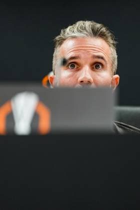 Europa League 2025-2026: press conference, PK, Pressekonferenz of Feyenoord Rotterdam - Coach Robin van Persie of Feyenoord Rotterdam during the press conference of Feyenoord in preparation of the Europa League duel against Panathinaikos F.C. at Stadion Feijenoord De Kuip on 22 October 2025 in Rotterdam, The Netherlands. Copyright: xYannickxVerhoevenx