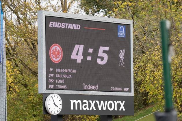 22 10 2025, xhfmx, Football UEFA Youth League, Eintracht Frankfurt FC Liverpool final score on the scoreboard DFL DFB REGULATIONS PROHIBIT ANY USE OF PHOTOGRAPHS as IMAGE SEQUENCES and or QUASI VIDEO Dreieich