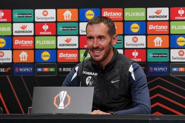 Julian Schuster SC Freiburg, Coach , SC Freiburg press conference ahead of the third Europa League match in the league phase, Press conference, Germany, Football, UEFA Europa League, Matchday 3, 2025 2026, SC Freiburg vs FC Utrecht, 22 10 2025, SC Freiburg press conference ahead of the third Europa League match in the league phase, Press conference, Europa Park Stadion, Freiburg, Germany Freiburg Europa Park Stadion Baden Württemberg Germany Copyright: xArnexAmbergx