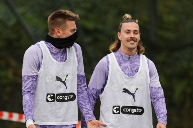 GER, xFSx ,Hamburg, St Pauli ,1 Bundesliga , Soccer, DFL, St Pauli Training , Trainingszentrum Kollaustrasse , 22 10 2025 , v l Hauke Wahl FC St Pauli ,5 , Jackson Irvine FC St Pauli ,7 DFL regulations prohibit any use of photographs as image sequences and or quasi video Copyright: HMBxMedia FernandoxSoares