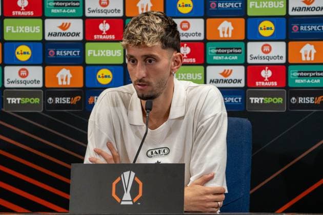 Atakan Karazor VfB Stuttgart, 16 , Mediaday, Press conference, TUR, Fenerbahce Istanbul vs VfB Stuttgart, Football, UEFA Europa League, Mediaday, Matchday 3, Season 2025 2026, 22 10 2025, TUR, Fenerbahce Istanbul vs VfB Stuttgart, Football, UEFA Europa League, Mediaday, Matchday 3, Season 2025 2026, 22 10 2025, Istanbul Copyright: xEibner-Pressefoto EdwardxCheungx EP_ECG