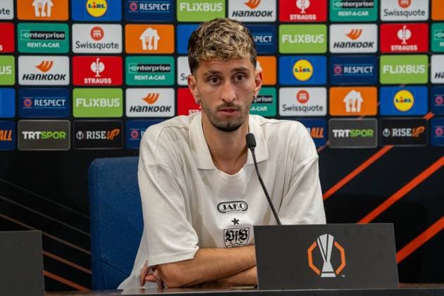 Atakan Karazor VfB Stuttgart, 16 , Mediaday, Press conference, TUR, Fenerbahce Istanbul vs VfB Stuttgart, Football, UEFA Europa League, Mediaday, Matchday 3, Season 2025 2026, 22 10 2025, TUR, Fenerbahce Istanbul vs VfB Stuttgart, Football, UEFA Europa League, Mediaday, Matchday 3, Season 2025 2026, 22 10 2025, Istanbul Copyright: xEibner-Pressefoto EdwardxCheungx EP_ECG
