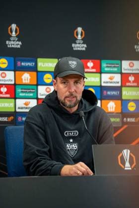 Sebastian Hoeneß VfB Stuttgart, Coach , Mediaday, Press conference, TUR, Fenerbahce Istanbul vs VfB Stuttgart, Football, UEFA Europa League, Mediaday, Matchday 3, Season 2025 2026, 22 10 2025, TUR, Fenerbahce Istanbul vs VfB Stuttgart, Football, UEFA Europa League, Mediaday, Matchday 3, Season 2025 2026, 22 10 2025, Istanbul Copyright: xEibner-Pressefoto EdwardxCheungx EP_ECG