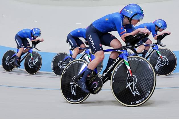 2025 Tissot UCI Track World Championships Picture by Alex Whitehead SWpix.com - 22 10 2025 - Cycling - 2025 Tissot UCI Track World Championships - Velodromo PenalolÃ n, Santiago, Chile - Women s Team Pursuit - Qualifying - Vittoria Guazzini (Italy), Martina Fidanza (Italy), Martina Alzini (Italy), Federica Venturelli (Italy) Copyright: x xSWpix.comx(t axPhotographyxHubxLtd)xAlexxWhitehead SWpix.comx SWP-3030-10362