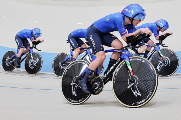 2025 Tissot UCI Track World Championships Picture by Alex Whitehead SWpix.com - 22 10 2025 - Cycling - 2025 Tissot UCI Track World Championships - Velodromo PenalolÃ n, Santiago, Chile - Women s Team Pursuit - Qualifying - Vittoria Guazzini (Italy), Martina Fidanza (Italy), Martina Alzini (Italy), Federica Venturelli (Italy) Copyright: x xSWpix.comx(t axPhotographyxHubxLtd)xAlexxWhitehead SWpix.comx SWP-3030-10378