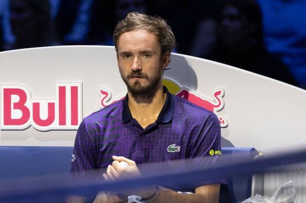 Daniil Medvedev sits on the bench during the break in play Tennis ERSTE BANK OPEN 2025 ATP 500 Stadthalle Vienna Austria 22 October 2025 Copyright: xJuergenxHasenkopfx