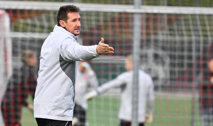 22.10..2025 - Fussball - 2. Fussball - Bundesliga - Saison 2025 2026 - 1. FC Nürnberg Nuernberg FCN ( Club ) - Training - Sportfoto Zink - xwoxzix - Miroslav Miro Klose ( Trainer 1. FC Nürnberg FCN ) gibt Anweisungen
