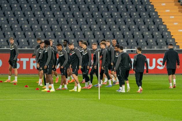 Final team training at Chobani Stadyumu Fenerbahce, TUR, Fenerbahce Istanbul vs VfB Stuttgart, Football, UEFA Europa League, Mediaday, Matchday 3, 2025 2026 season, 22 10 2025, TUR, Fenerbahce Istanbul vs VfB Stuttgart, Football, UEFA Europa League, Mediaday, Matchday 3, 2025 2026 season, 22 10 2025, Istanbul Copyright: xEibner-Pressefoto EdwardxCheungx EP_ECG