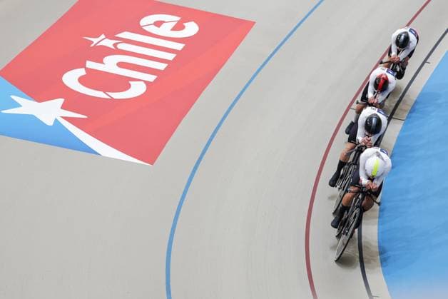 2025 Tissot UCI Track World Championships Picture by Alex Whitehead SWpix.com - 22 10 2025 - Cycling - 2025 Tissot UCI Track World Championships - Velodromo PenalolÃ n, Santiago, Chile - Men s Team Pursuit - Qualifying - Jacob Decar Zuniga (Chile), Diego Rojas Rivas (Chile), Cristian Arriagada Pizarro (Chile), Martin Mancilla Labrin (Chile) Copyright: x xSWpix.comx(t axPhotographyxHubxLtd)xAlexxWhitehead SWpix.comx SWP-3030-10411