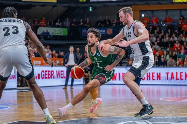 Basketball FIBA Europe Cup, Season 2025 2026, Men, Main Round, Group Stage, 2 Matchday, 22 10 2025, RASTA Vechta Sporting CP Lisbon Brandon Johns 0 Sporting CP in action Vechta RASTA Dome Lower Saxony Germany