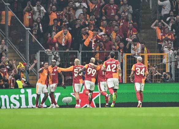 Galatasaray v Bodo Glimt - UEFA Champions League ISTANBUL, TURKIYE - OCTOBER 22: Players of Galatasaray celebrate after a goal during the UEFA Champions League third-week football match between Galatasaray and Bodo Glimt at RAMS Park in Istanbul, Turkiye on October 22, 2025. Elif Ozturk Anadolu Istanbul Turkey. Editorial use only. Please get in touch for any other usage.  Copyright: x2025xAnadoluxElifxOzturkx