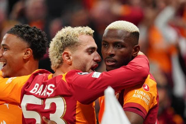 Galatasaray v Bodo Glimt - UEFA Champions League ISTANBUL, TURKIYE – OCTOBER 22: Victor Osimhen of Galatasaray celebrates with his team mates after scoring goal during the UEFA Champions League third-week match between Galatasaray and Bodo Glimt at RAMS Park in Istanbul, Turkiye on October 22, 2025. Bunyamin Celik Anadolu Istanbul Turkey. Editorial use only. Please get in touch for any other usage.  Copyright: x2025xAnadoluxBunyaminxCelikx