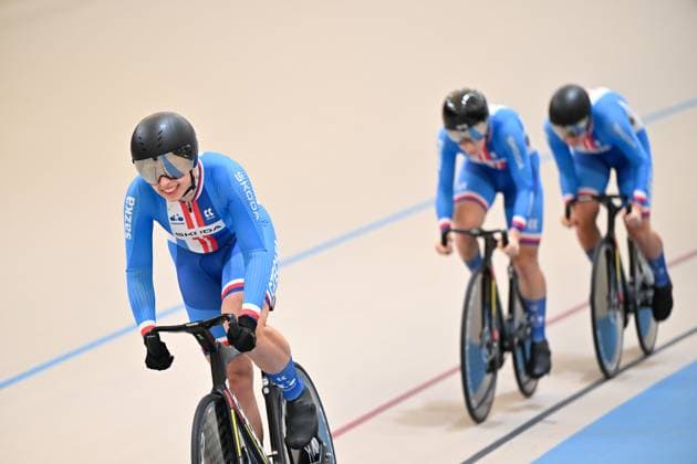 2025 Tissot UCI Track World Championships Picture by Simon Wilkinson SWpix.com - 22 10 2025 - Cycling - 2025 Tissot UCI Track World Championships - Velodromo PenalolÃ n, Santiago, Chile - Women s Team Sprint - Qualifying - Sara Katerina Peterkova (Czechia), Veronika Jabornikova (Czechia), Anna Jabornikova (Czechia) Copyright: x xSWpix.comx(t axPhotographyxHubxLtd)xSimonxWilkinson SWpix.comx SWP-3030-10451