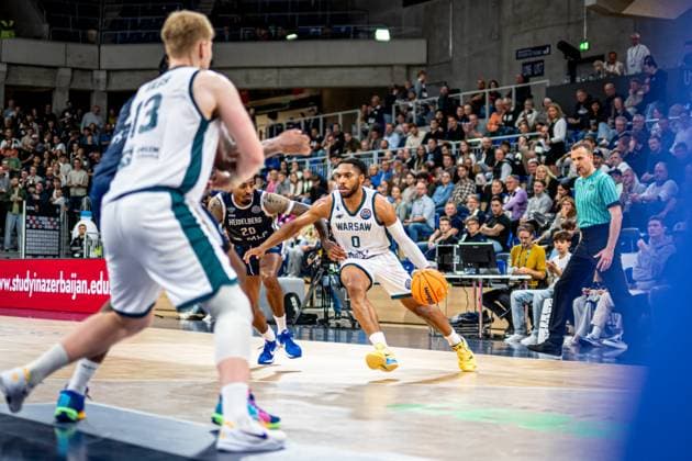 BCL MLP Academics Heidelberg Legia Warszawa 22 10 2025 Jayvon Graves 0 Legia Warszawa dribbles while Michael Weathers 20 MLP Academics Heidelberg defends Basketball Champions League MLP Academics Heidelberg - Legia Warszawa, 22 10 2025 at SNP Dome, Heidelberg Copyright: xBEAUTIFULxSPORTS Gelhardtx
