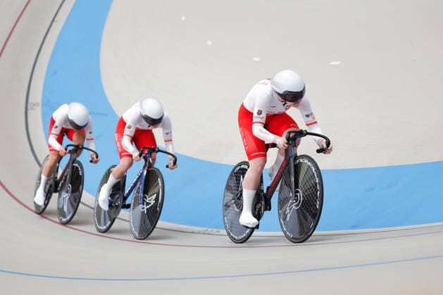 2025 Tissot UCI Track World Championships Picture by Alex Whitehead SWpix.com - 22 10 2025 - Cycling - 2025 Tissot UCI Track World Championships - Velodromo PenalolÃ n, Santiago, Chile - Women s Team Sprint - Qualifying - Marlena Karwacka (Poland), Urszula Los (Poland), Nikola Sibiak (Poland) Copyright: x xSWpix.comx(t axPhotographyxHubxLtd)xAlexxWhitehead SWpix.comx SWP-3030-10456