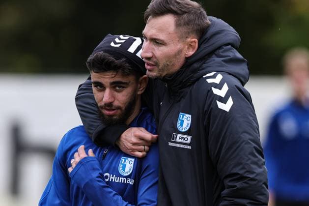 Coach Pascal Ibold with Abu Bekir Ömer El Zein 1 FC Magdeburg,14 2 Soccer Bundesliga Season 2025 2026 Training 1 FC Magdeburg at the Avnet Arena in Magdeburg Soccer,Man,Men,Germany,22 10 2025