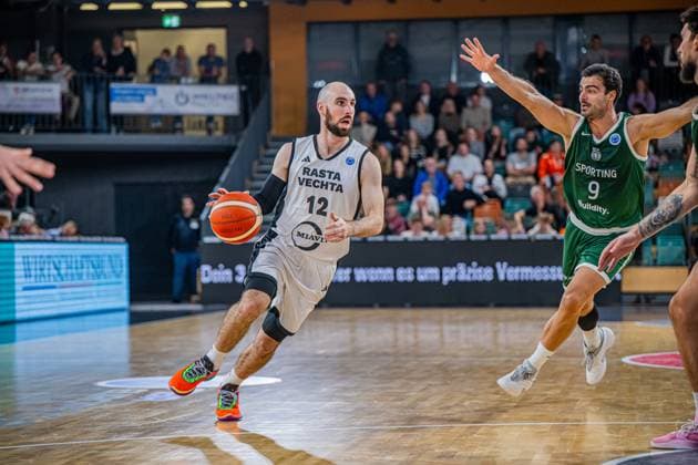 Basketball FIBA Europe Cup, Season 2025 2026, Men, Main round, Group stage, 2 Matchday, 22 10 2025, RASTA Vechta Sporting CP Lisabon Tommy Kuhse 12 RASTA Vechta in action Vechta RASTA Dome Lower Saxony Germany