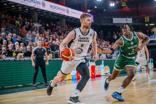 Basketball FIBA Europe Cup, Season 2025 2026, Men, Main round, Group stage, 2 Matchday, 22 10 2025, RASTA Vechta Sporting CP Lisabon Luc van Slooten 6 RASTA Vechta in action Vechta RASTA Dome Lower Saxony Germany
