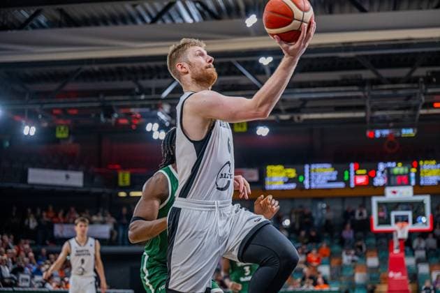 Basketball FIBA Europe Cup, Season 2025 2026, Men, Main round, Group stage, 2 Matchday, 22 10 2025, RASTA Vechta Sporting CP Lisabon Luc van Slooten 6 RASTA Vechta at the Korbleger Vechta RASTA Dome Niedersachsen Germany