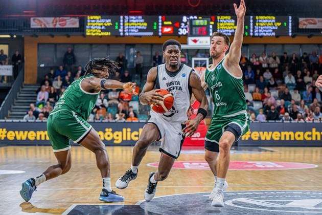 Basketball FIBA Europe Cup, Season 2025 2026, Men, Main round, Group stage, 2 Matchday, 22 10 2025, RASTA Vechta Sporting CP Lisabon TJ Bamba 5 RASTA Vechta in action Vechta RASTA Dome Lower Saxony Germany