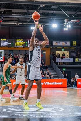Basketball FIBA Europe Cup, Season 2025 2026, Men, Main round, Group stage, 2 Matchday, 22 10 2025, RASTA Vechta Sporting CP Lisabon Malcolm Dandridge 23 RASTA Vechta in action Vechta RASTA Dome Lower Saxony Germany