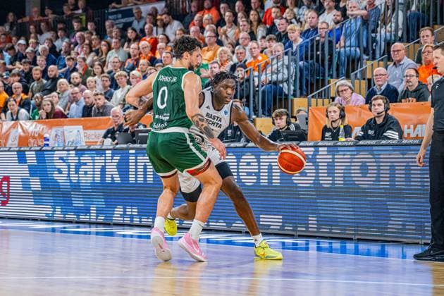 Basketball FIBA Europe Cup, Season 2025 2026, Men, Main round, Group stage, 2 Matchday, 22 10 2025, RASTA Vechta Sporting CP Lisabon Malcolm Dandridge 23 RASTA Vechta in action Vechta RASTA Dome Lower Saxony Germany