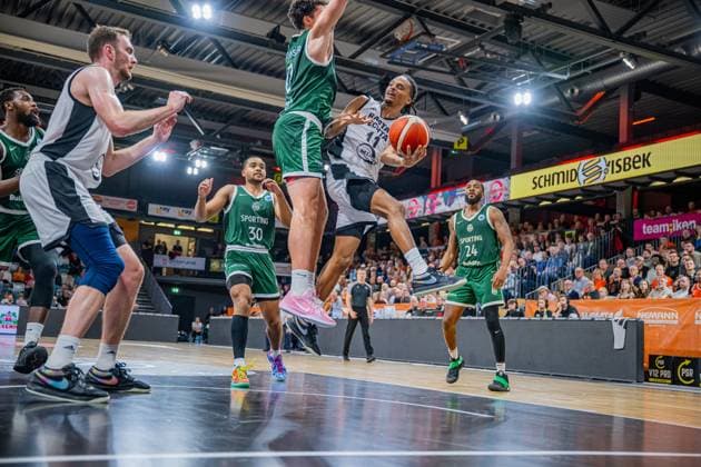 Basketball FIBA Europe Cup, Season 2025 2026, Men, Main round, Group stage, 2 Matchday, 22 10 2025, RASTA Vechta Sporting CP Lisabon Alonzo Verge 11 RASTA Vechta in action Vechta RASTA Dome Lower Saxony Germany