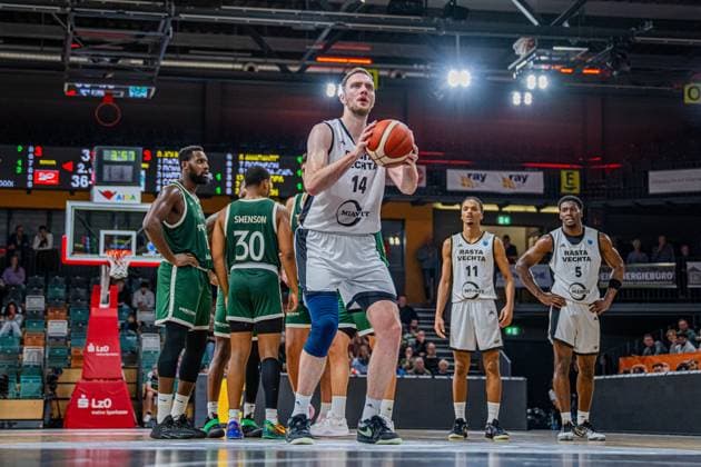 Basketball FIBA Europe Cup, Season 2025 2026, Men, Main round, Group stage, 2 Matchday, 22 10 2025, RASTA Vechta Sporting CP Lisabon Philipp Herkenhoff 14 RASTA Vechta during the game Vechta RASTA Dome Lower Saxony Germany