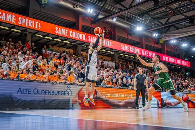 Basketball FIBA Europe Cup, Season 2025 2026, Men, Main Round, Group Stage, 2 Matchday, 22 10 2025, RASTA Vechta Sporting CP Lisabon Tommy Kuhse 12 RASTA Vechta at Jumpshot Vechta RASTA Dome Niedersachsen Germany