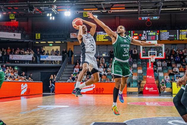 Basketball FIBA Europe Cup, Season 2025 2026, Men, Main Round, Group Stage, 2 Matchday, 22 10 2025, RASTA Vechta Sporting CP Lisabon Alonzo Verge 11 RASTA Vechta at Jumpshot Vechta RASTA Dome Niedersachsen Germany