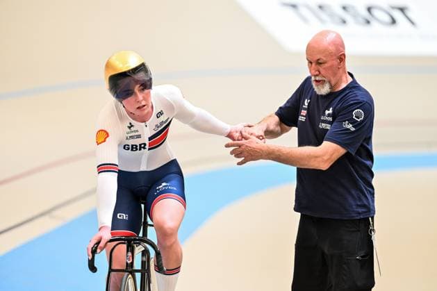 2025 Tissot UCI Track World Championships Picture by Simon Wilkinson SWpix.com - 22 10 2025 - Cycling - 2025 Tissot UCI Track World Championships - Velodromo PenalolÃ n, Santiago, Chile - Women s Team Sprint - Qualifying - Emma Finucane (Great Britain) Copyright: x xSWpix.comx(t axPhotographyxHubxLtd)xSimonxWilkinson SWpix.comx SWP-3030-10461