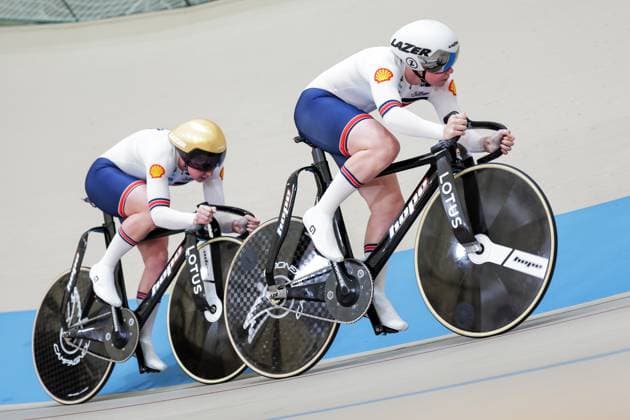 2025 Tissot UCI Track World Championships Picture by Alex Whitehead SWpix.com - 22 10 2025 - Cycling - 2025 Tissot UCI Track World Championships - Velodromo PenalolÃ n, Santiago, Chile - Women s Team Sprint - Qualifying - Rhianna Parris-Smith (Great Britain), Iona Moir (Great Britain), Emma Finucane (Great Britain) Copyright: x xSWpix.comx(t axPhotographyxHubxLtd)xAlexxWhitehead SWpix.comx SWP-3030-10463