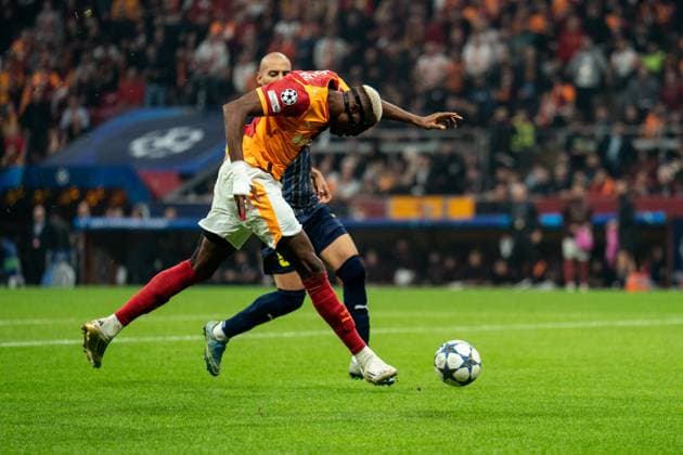 Galatasaray A.S. v FK Bodo Glimt - UEFA Champions League 2025 26 League Phase MD3 Victor Osimhen of Galatasaray SK is in action during the UEFA Champions League match between Galatasaray and Bodo Glimt at the Rams Park in Istanbul, Turkey, on October 22, 2025. Istanbul Istanbul Turkey  Copyright: xYagizxGurtugx originalFilename:gurtug-galatasa251022_npm78.jpg