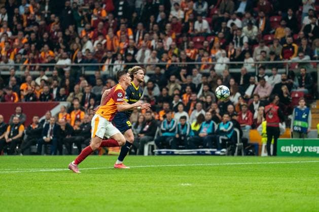 Galatasaray A.S. v FK Bodo Glimt - UEFA Champions League 2025 26 League Phase MD3 Roland Sallai of Galatasaray SK is in action during the UEFA Champions League match between Galatasaray and Bodo Glimt at the Rams Park in Istanbul, Turkey, on October 22, 2025. Istanbul Istanbul Turkey  Copyright: xYagizxGurtugx originalFilename:gurtug-galatasa251022_npj3h.jpg