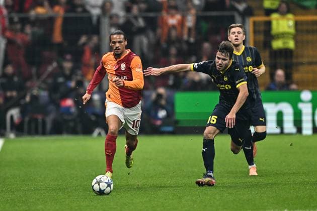 Galatasaray v Bodo Glimt - UEFA Champions League ISTANBUL, TURKIYE - OCTOBER 22: Leroy Sane (10) of Galatasaray in action against Fredrik Andre Bjorkan (15) of Bodo Glimt during the UEFA Champions League third-week football match between Galatasaray and Bodo Glimt at RAMS Park in Istanbul, Turkiye on October 22, 2025. Cem Tekkesinoglu Anadolu Istanbul Turkey. Editorial use only. Please get in touch for any other usage.  Copyright: x2025xAnadoluxCemxTekkesinoglux