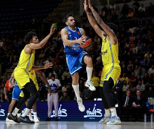 Maccabi Tel-Aviv v Real Madrid, Euroleague, season 2025 2026, round 6 Belgrade, Serbia. 22th Oct, 2025. Real Madrid s Facundo Campazzo during the Euroleague basketball match between Maccabi Tel-Aviv and Real Madrid on October 22. 2025. in Belgrade, Serbia. Belgrade Serbia Copyright: xPedjaxMilosavljevic STARSPORTx