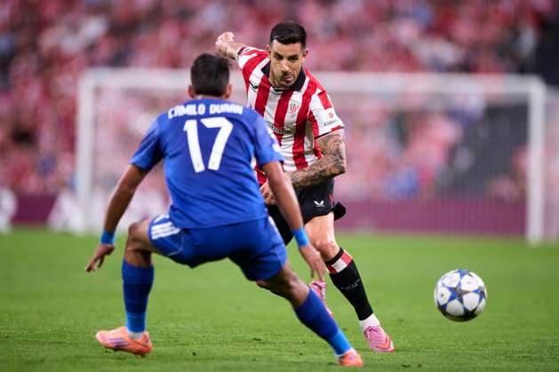 ESP: Athletic Club - Qarabag FK,. UEFA Champions League. Matchday 3. Yuri Berchiche of Athletic Club, Camilo Duran of Qarabag FK during the UEFA Champions League match, between Athletic Club and Qarabag FK, matchday 3, played at San Mames Stadium on October 22, 2025 in Bilbao, Spain. kpng Copyright: xCesarxOrtizx xPRESSINx PS_241022_ATH_QAR_2526_045