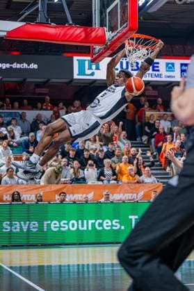 Basketball FIBA Europe Cup, Season 2025 2026, Men, Main Round, Group Stage, 2 Matchday, 22 10 2025, RASTA Vechta Sporting CP Lisabon TJ Bamba 5 RASTA Vechta at the Dunk Vechta RASTA Dome Lower Saxony Germany