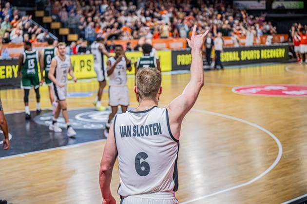 Basketball FIBA Europe Cup, Season 2025 2026, Men, Main round, Group stage, 2 Matchday, 22 10 2025, RASTA Vechta Sporting CP Lisabon Luc van Slooten 6 RASTA Vechta during the game Vechta RASTA Dome Lower Saxony Germany