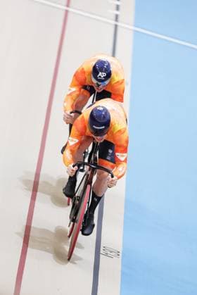 2025 Tissot UCI Track World Championships Picture by Alex Whitehead SWpix.com - 22 10 2025 - Cycling - 2025 Tissot UCI Track World Championships - Velodromo PenalolÃ n, Santiago, Chile - Men s Team Sprint - Qualifying - Roy van den Berg (Netherlands), Harrie Lavreysen (Netherlands), Jeffrey Hoogland (Netherlands) Copyright: x xSWpix.comx(t axPhotographyxHubxLtd)xAlexxWhitehead SWpix.comx SWP-3030-10495