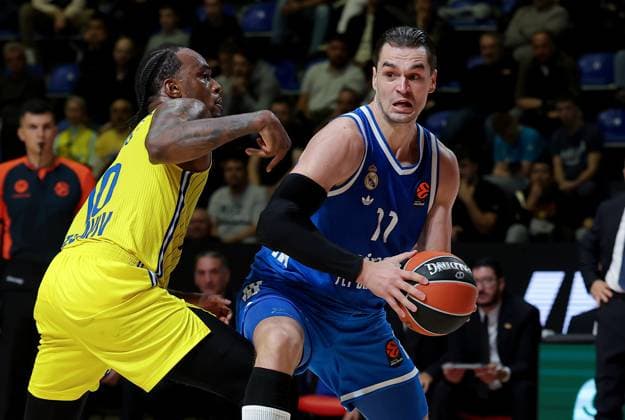 Maccabi Tel-Aviv v Real Madrid, Euroleague, season 2025 2026, round 6 Belgrade, Serbia. 22th Oct, 2025. Real Madrid s Mario Hezonja during the Euroleague basketball match between Maccabi Tel-Aviv and Real Madrid on October 22. 2025. in Belgrade, Serbia. Belgrade Serbia Copyright: xPedjaxMilosavljevic STARSPORTx