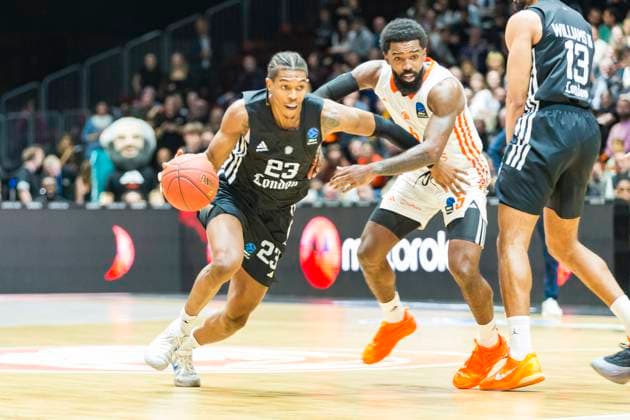 22 10 2025, xomx, Basketball BKT EuroCup, NINERS Chemnitz London Lions v l Kameron Mcgusty London Lions on the ball Chemnitz