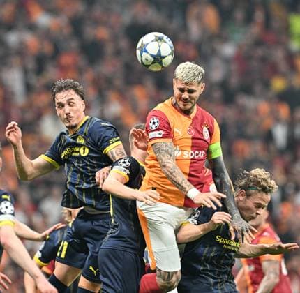 Galatasaray v Bodo Glimt - UEFA Champions League ISTANBUL, TURKIYE - OCTOBER 22: Mauro Icardi of Galatasaray in action against Andreas Klausen Helmersen of Bodo Glimt during the UEFA Champions League third-week football match between Galatasaray and Bodo Glimt at RAMS Park in Istanbul, Turkiye on October 22, 2025. Elif Öztürk Anadolu Istanbul Turkey. Editorial use only. Please get in touch for any other usage.  Copyright: x2025xAnadoluxElifxÖztürkx