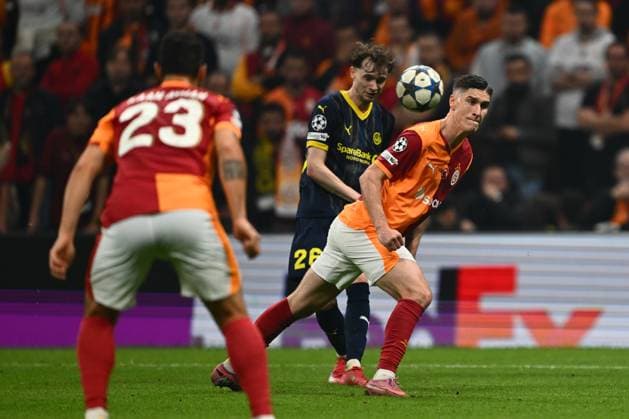 Galatasaray v Bodo Glimt - UEFA Champions League UEFA Sampiyonlar Ligi nin üçüncü haftasinda Galatasaray ile Bodo Glimt, RAMS Park’ta karsilasti. bir Galatasaray oyuncusu Roland Sallai (sagda) ile Bodo Glimt oyuncusu Hakon Evjen (26) mücadele etti. Cem Tekkesinoglu Anadolu Istanbul Turkey. Editorial use only. Please get in touch for any other usage.  Copyright: x2025xAnadoluxCemxTekkesinoglux