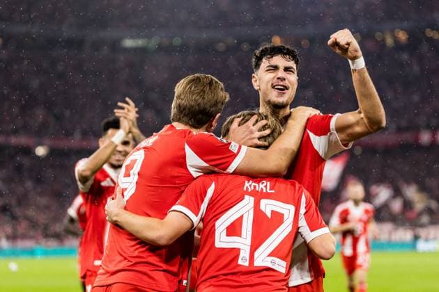 UEFA Champions League: FC Bayern Munich vs. Club Brugge KV, 22.10.2025 MUNICH, GERMANY - OCTOBER 22: Lennart Karl (FC Bayern Munich, 42) celebrates his 1:0 goal with his teammates Harry Kane (FC Bayern Munich, 9) and Aleksandar Pavlovic (FC Bayern Munich, 45) during the UEFA Champions League match between FC Bayern Munich vs. Club Brugge KV at Allianz Arena on matchday 3 of the UEFA Champions League Season 2025 26 on October 22, 2025 in Munich, Germany. *** UEFA Champions League FC Bayern Munich vs Club Brugge KV, 22 10 2025 MUNICH, GERMANY OCTOBER 22 Lennart Karl FC Bayern Munich, 42 celebrates his 1 0 goal with his teammates Harry Kane FC Bayern Munich, 9 and Aleksandar Pavlovic FC Bayern Munich, 45 during the UEFA Champions League match between FC Bayern Munich vs Club Brugge KV at Allianz Arena on matchday 3 of the UEFA Champions League Season 2025 26 on October 22, 2025 in Munich, Germany Copyright: xBEAUTIFULxSPORTS Wunderlx