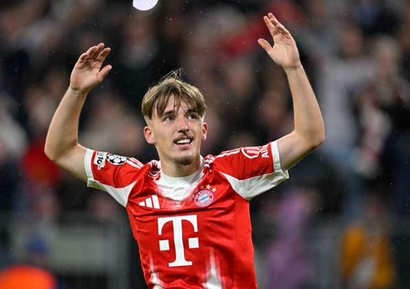 22 10 2025, Football UEFA Championsleague 2025 2026 Preliminary Round 3 Matchday, FC Bayern Munich Club Brugge, in the Allianz Arena Munich Lennart Karl FC Bayern Munich cheers DFL and DFB regulations prohibit any use of photographs as image sequences and or quasi video